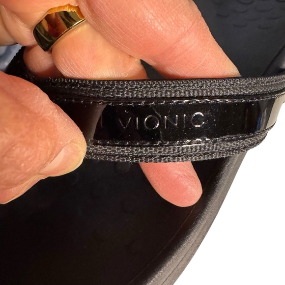 Vionic High Tide Flip Flops Sandals Thongs Black Patent Size 9 - Picture 3 of 7